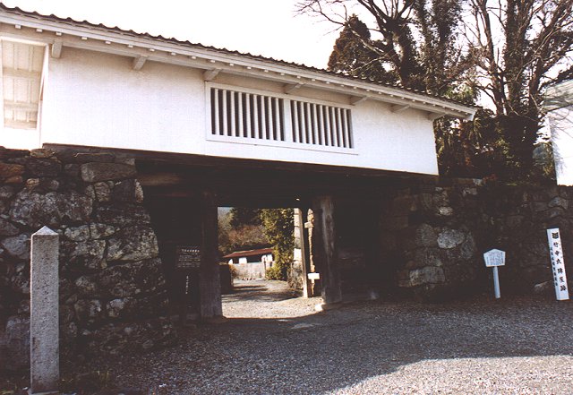 竹中氏陣屋跡の櫓門